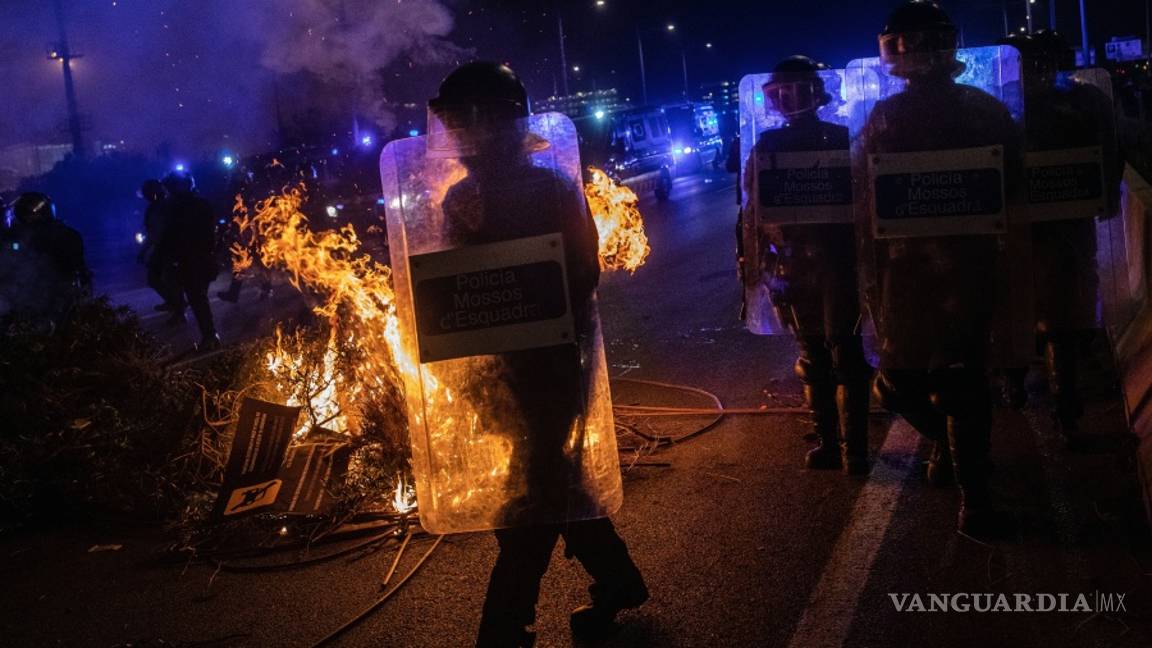 $!170 heridos por las confrontaciones entre independentistas y policías en Cataluña