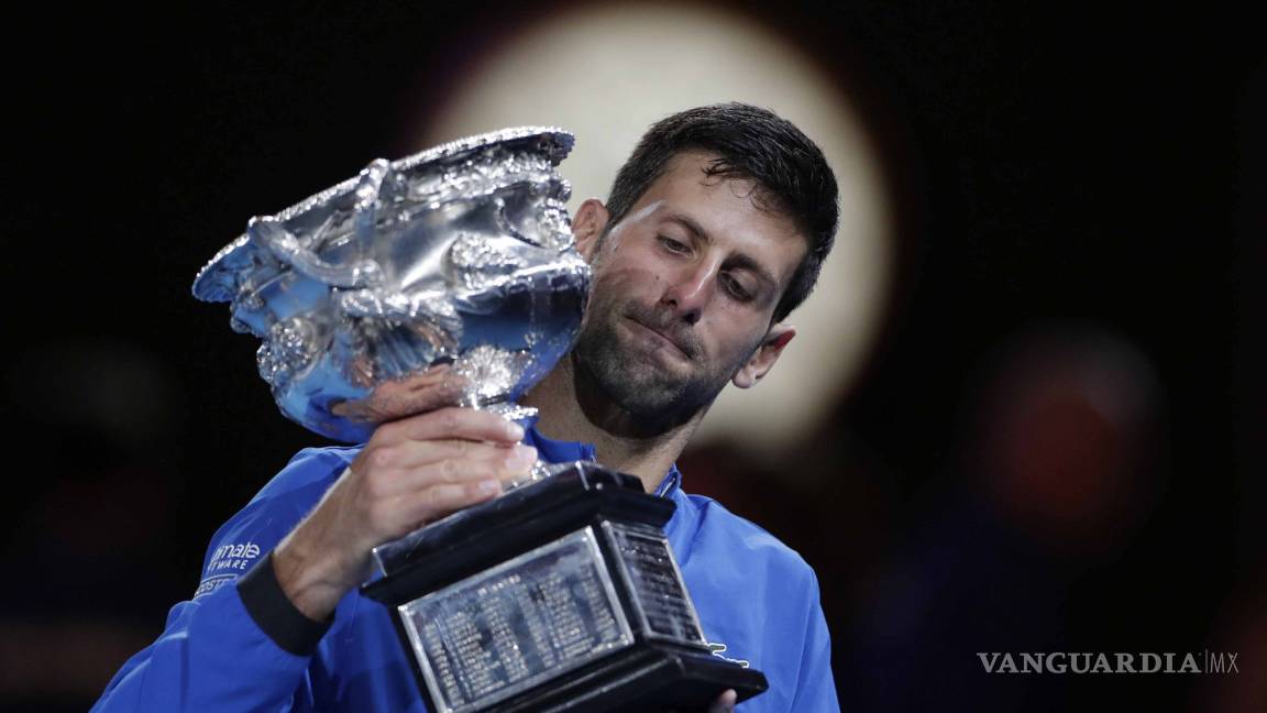 Djokovic derrota a Rafael Nadal y se corona en el Abierto de Australia por séptima vez