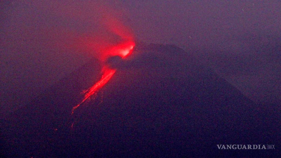 Volcán del monte Merapi continúa expulsando lava en Indonesia