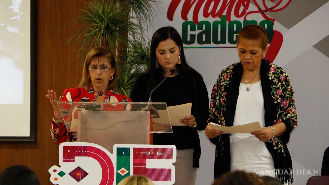 $!Manolo Jiménez entrega apoyo a emprendedores de Saltillo