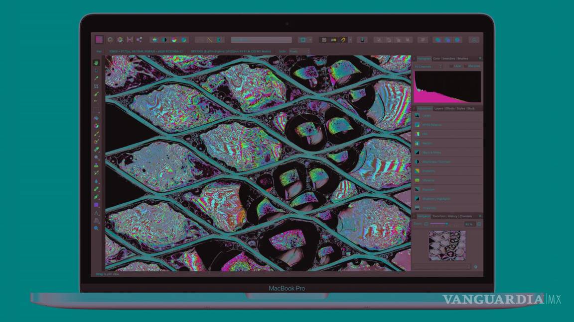 $!La nueva laptop MacBook Pro con pantalla de 13 pulgadas de Apple, que llegará este viernes a las tiendas, ofrece una velocidad superior y un mejor rendimiento.