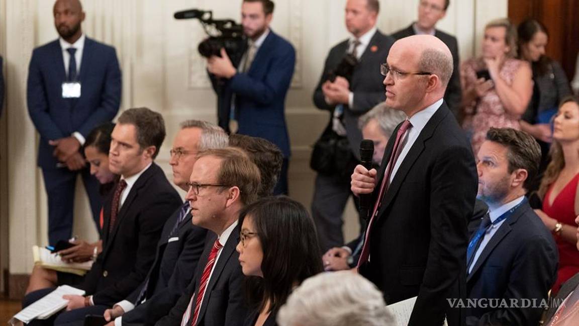 $!¿Me hablas a mí?, Trump estalla en conferencia de prensa contra reportero de Reuters