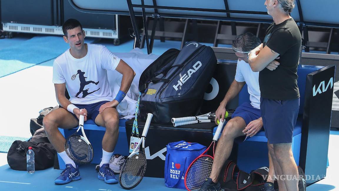 $!Novak Djokovic realiza entrenamientos en Australia. (Kelly Defina/Pool Photo via AP)