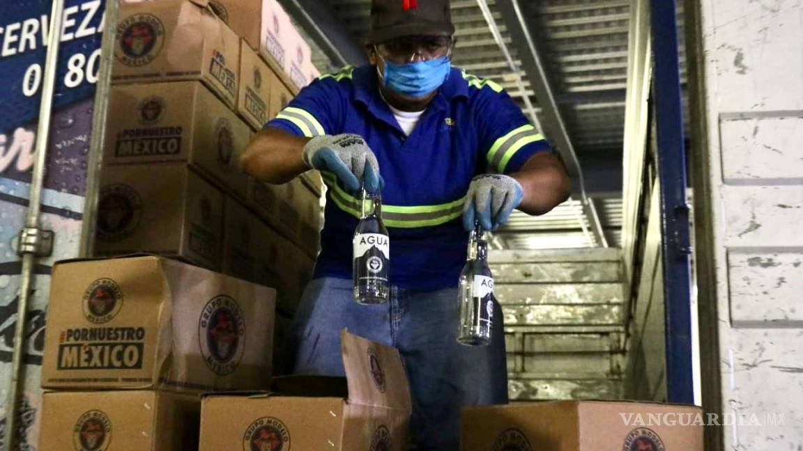 Ayuntamiento de Torreón recibe donación de 4 mil botellas de agua purificada, por parte de Grupo Modelo