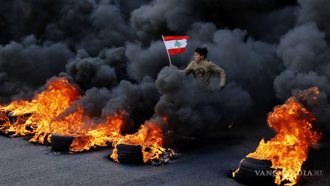 Avivan libaneses protesta frente a crisis