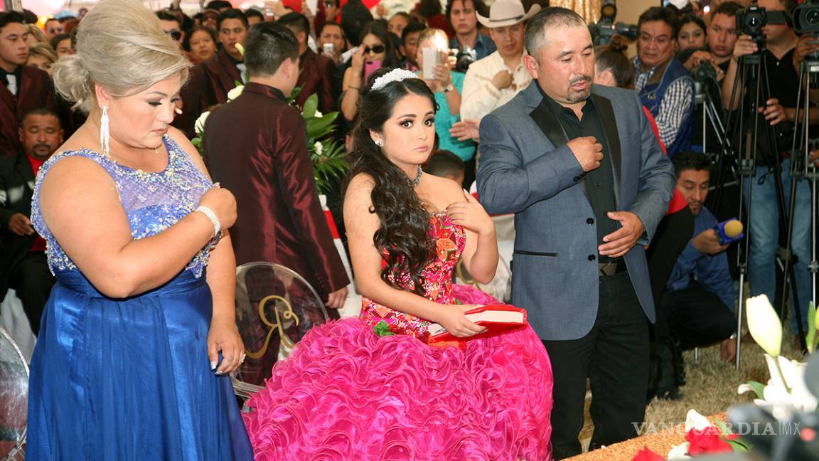 $!Llegó la fecha, miles llegaron al ejido La Joya para los XV de Rubí