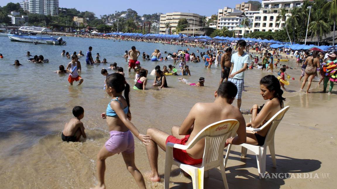 Turistas abarrotan playas de México durante la Semana Santa