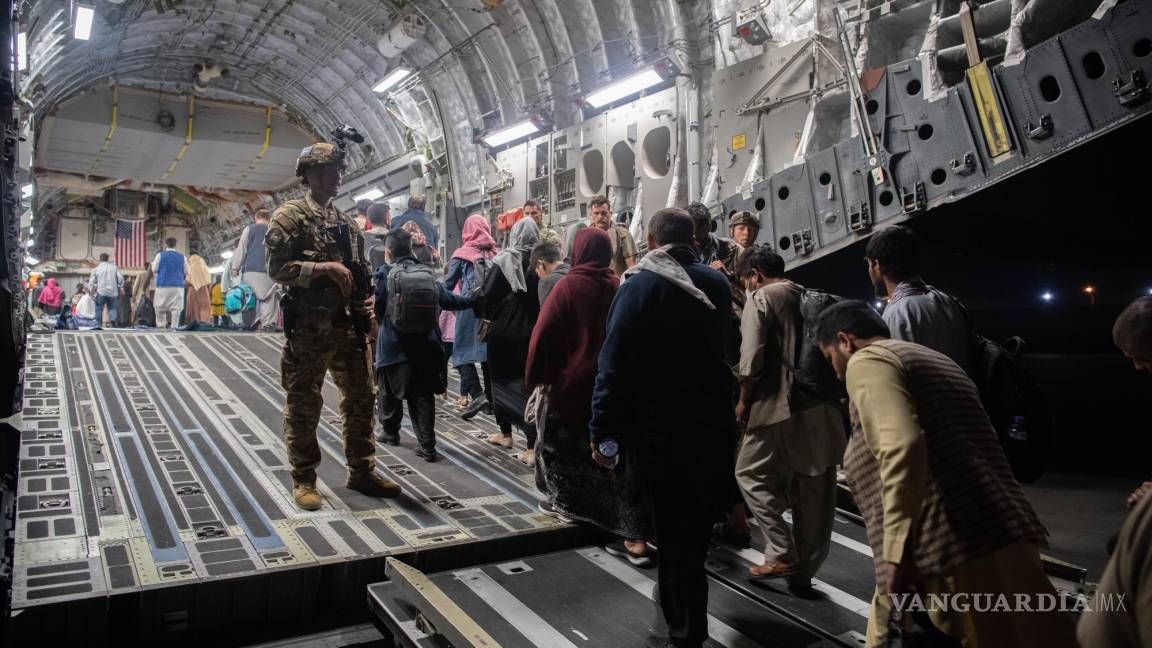 Así es la evacuación de miles de Afganos, fotografías