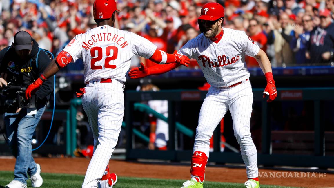 $!Bryce Harper no tiene el mejor debut con los Filis en la victoria ante los Bravos