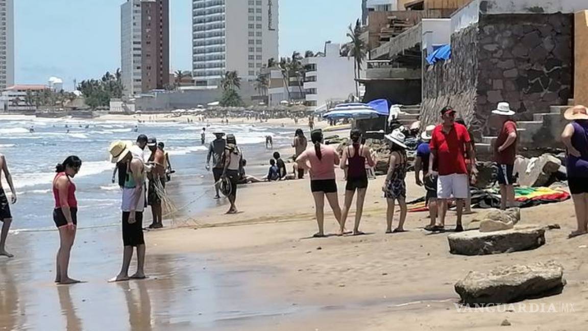 Descartan cierre de playas en Mazatlán pese a casos de COVID-19