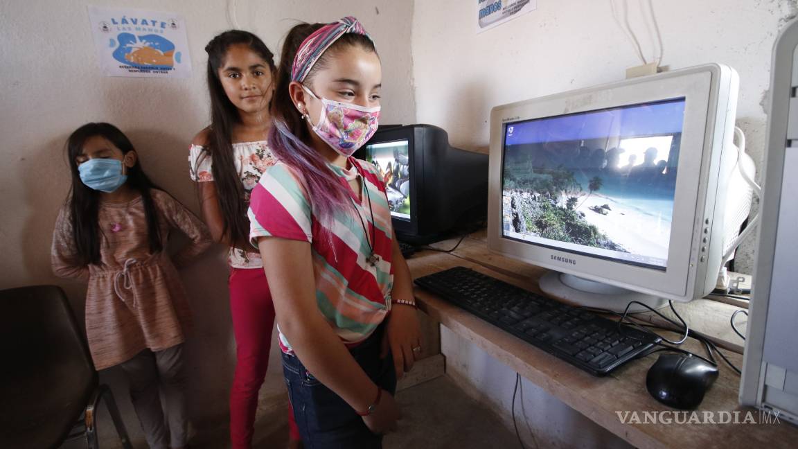 $!Fundación Nuevo Mundo arma sala de cómputo y apoya educación en ejido La Hedionda Chica