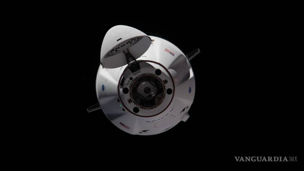 Inicia capsula de la NASA y SpaceX su regreso a la Tierra