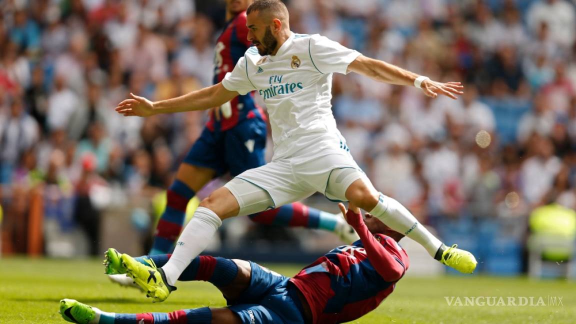 Benzema renueva su contrato con el Real Madrid hasta 2021