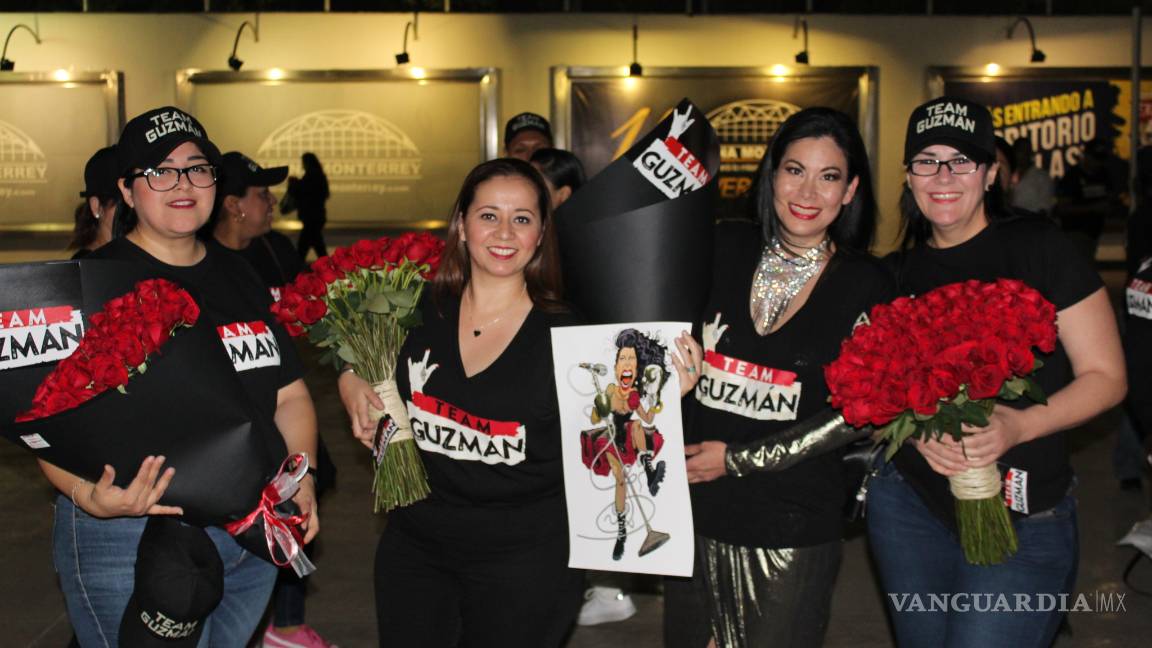 $!Fans sorprenden a Alejandra Guzmán y La Arena la reconoce
