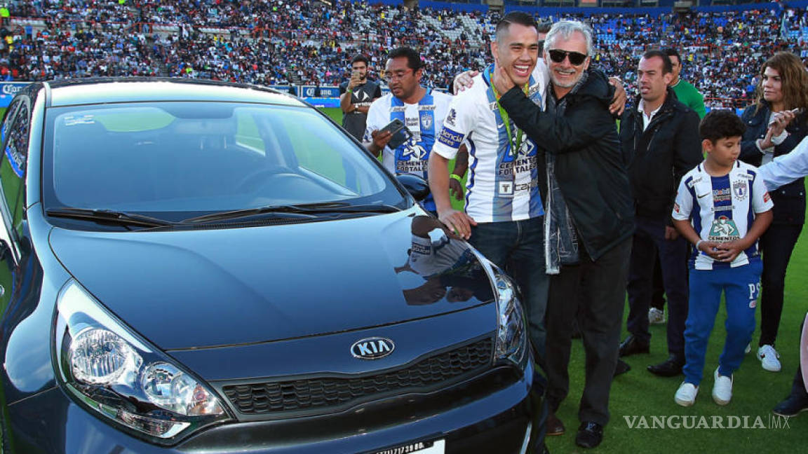 Directiva de Pachuca regaló un auto a Misael Rodríguez