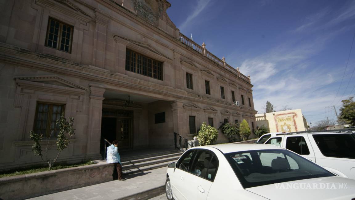 Ordena Tribunal Electoral restituir al Cabildo destituido por el alcalde de Parras