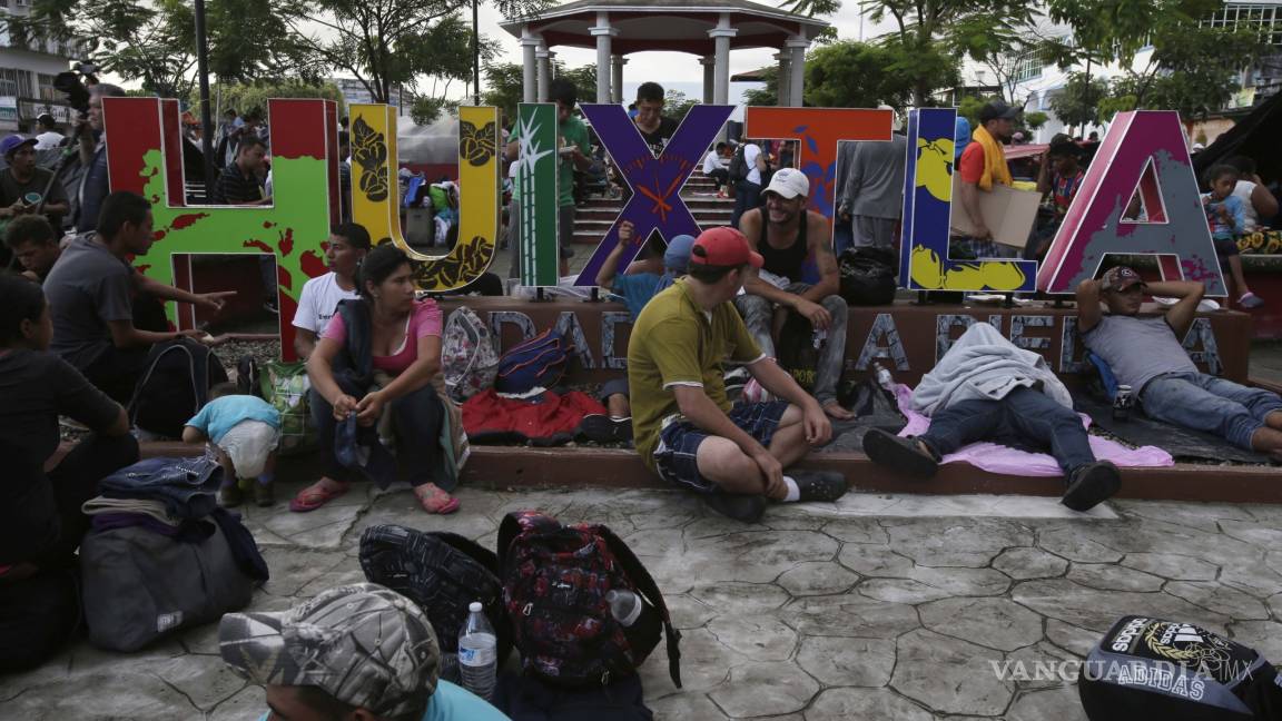 Caravana migrante llega a su segunda parada, Huixtla