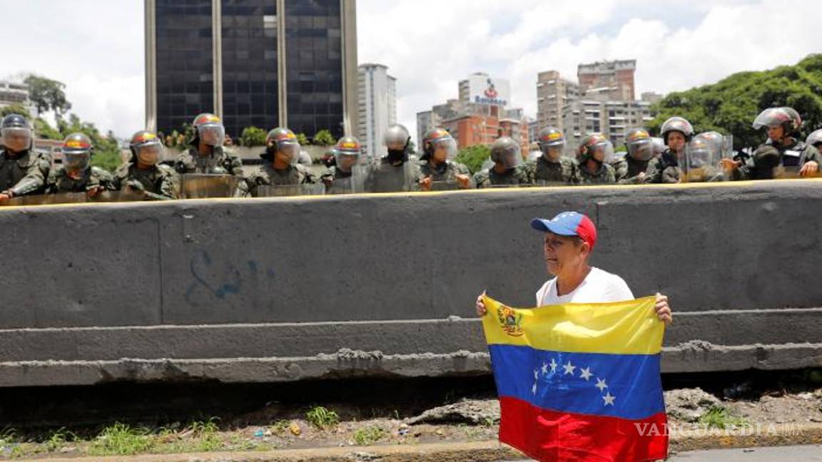 $!Mujeres protestan contra la represión en Venezuela