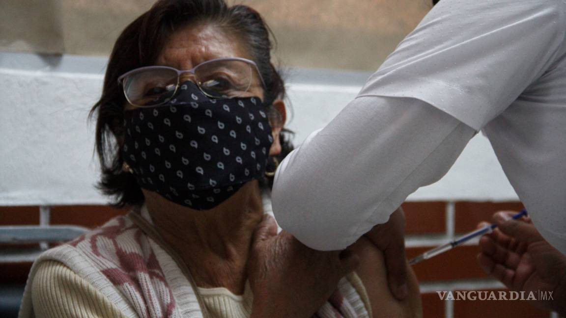 Aplazan plan de vacunación de adultos mayores en Nuevo León