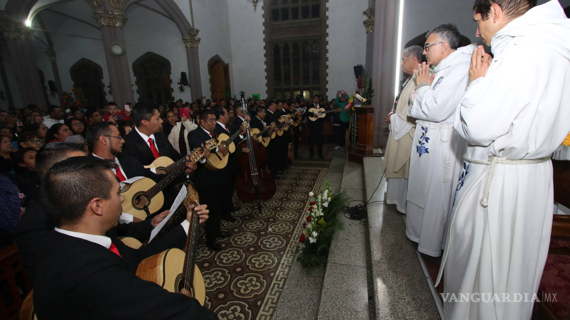 Cantan Las Mañanitas a la Virgen de Guadalupe en Saltillo