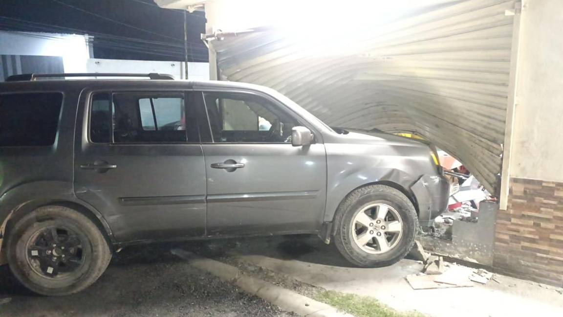 $!El adulto mayor, presunto responsable del percance, fue trasladado a las celdas para responder por los daños.