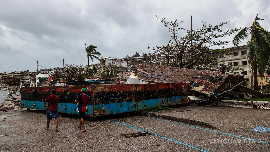 $!Fotografía de edificaciones averiadas tras el paso del huracán Otis en el balneario de Acapulco, en el estado de Guerrero, México.