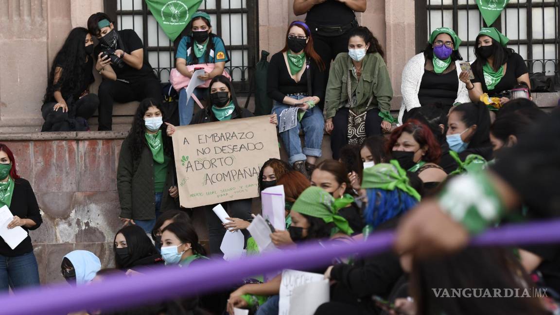 $!Celebración del día del aborto con información respecto a la legislación nacional donde se despenaliza el aborto. Colectivos feministas acudieron a la plaza Nueva Tlaxcala para realizar diversas actividades informativas.