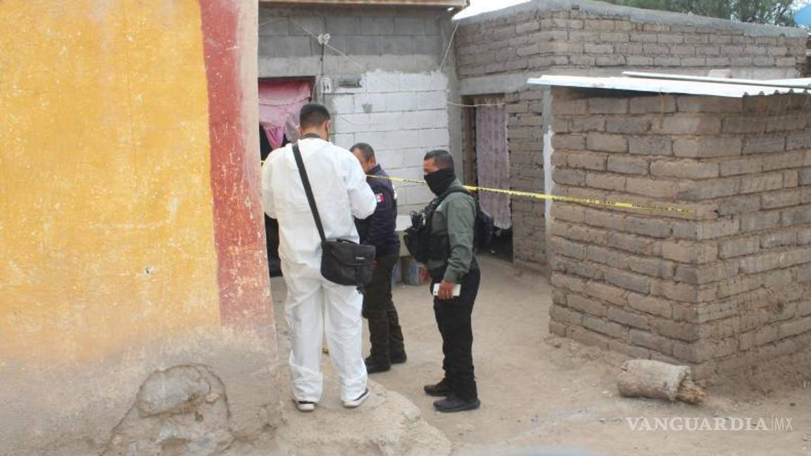 $!Andrés fue descubierto colgado con un cinto de tela verde en el cuarto contiguo a su casa.