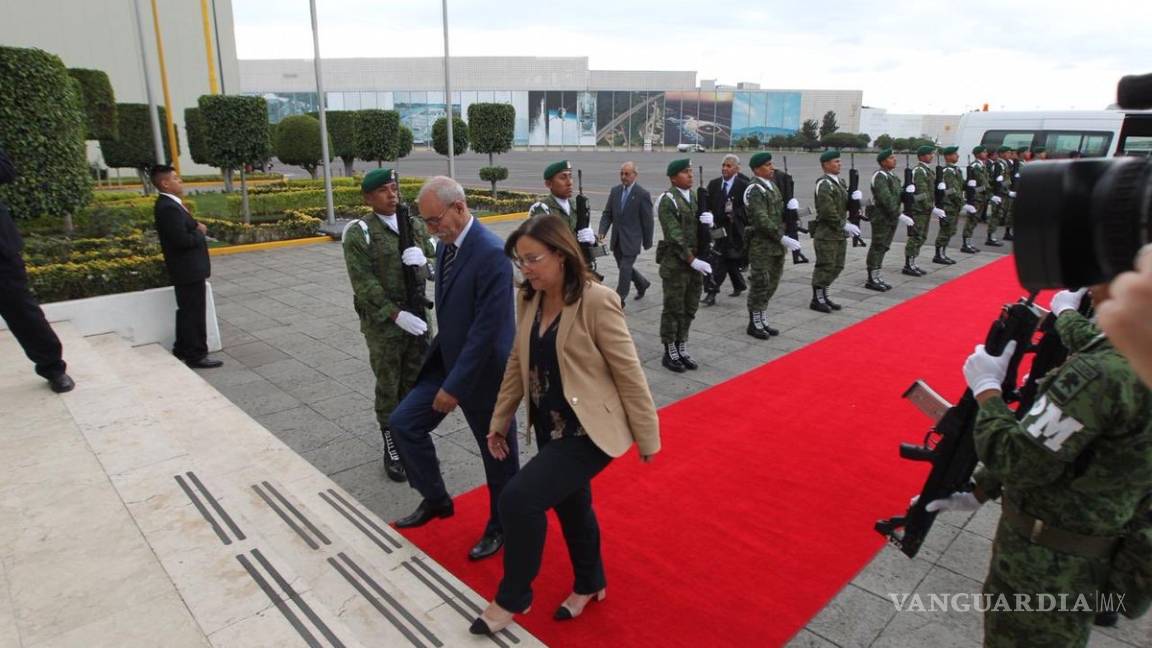 Llegan primeros invitados para investidura de López Obrador