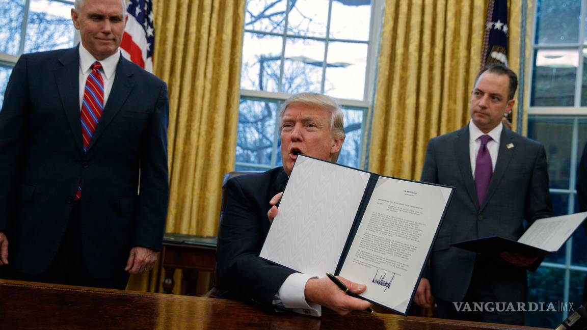 $!Trump firma orden ejecutiva para sacar a EU del acuerdo comercial Transpacífico