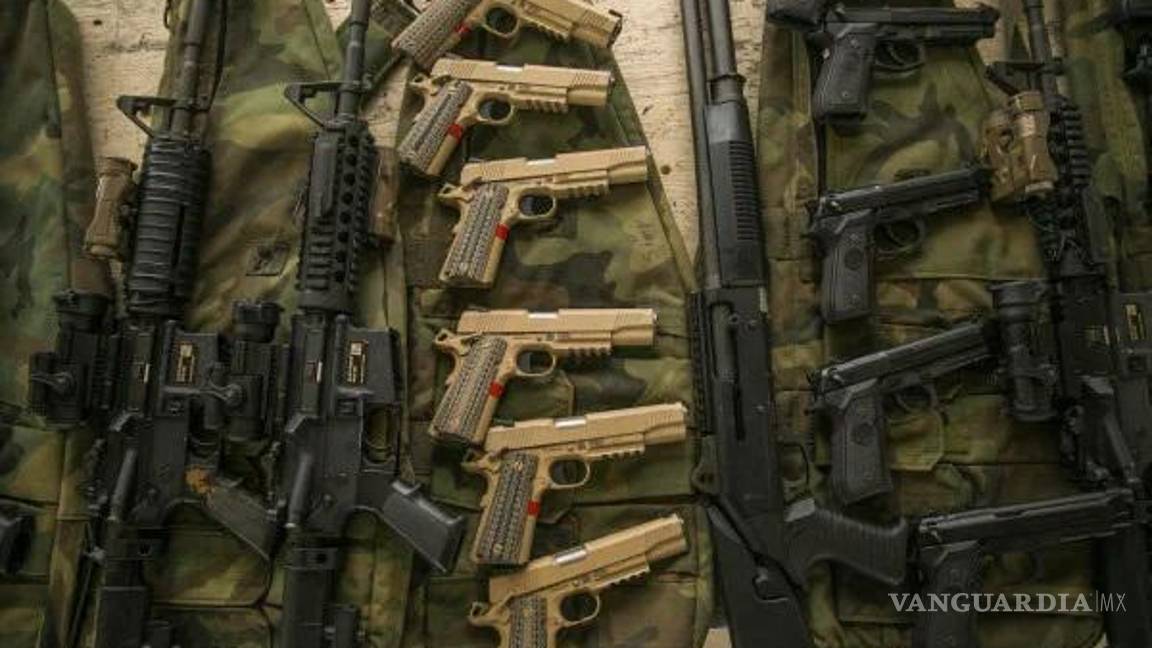 $!Las leyes de control de armas en Estados Unidos también facilitan el flujo de armas de grado militar a manos de civiles
