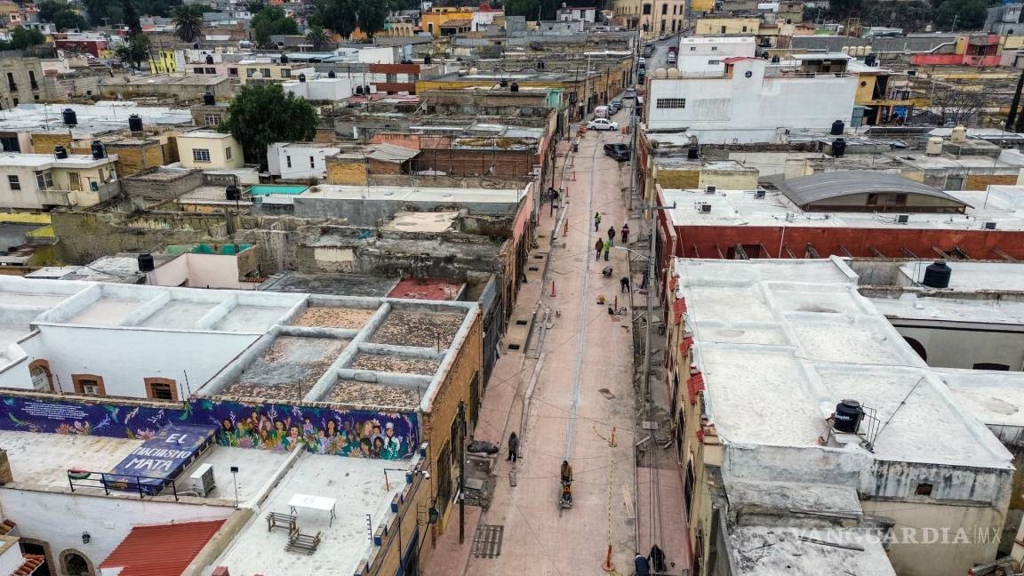 Comerciantes ‘festejan’ reapertura del cruce de General Cepeda y De la Fuente, en el Centro de Saltillo