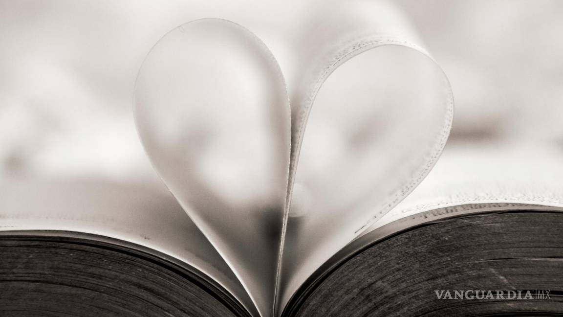 $!Dedicar un poema a tu pareja puede ser una manera hermosa de expresar tus sentimientos.