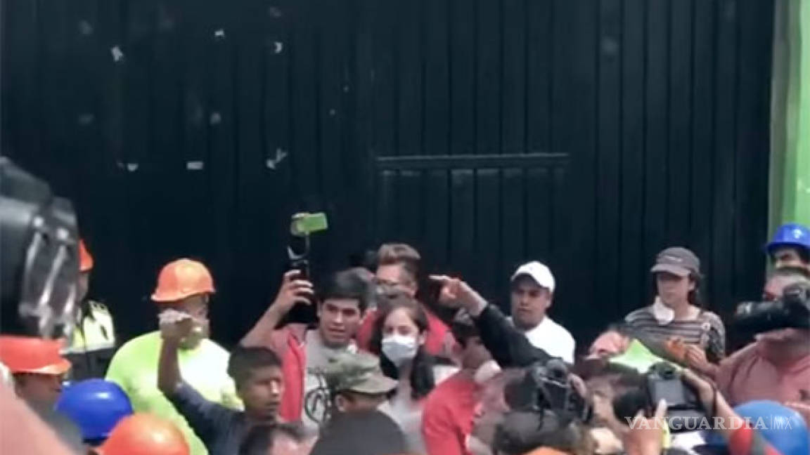 “Ágarre una pala y póngase a trabajar”, le gritan a Peña Nieto en Edomex (VIDEO)