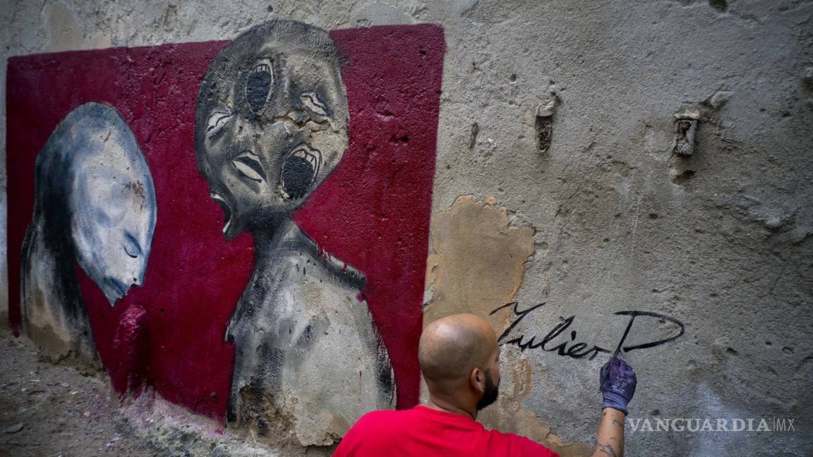Exigen a grafitero cubano borrar sus enormes murales