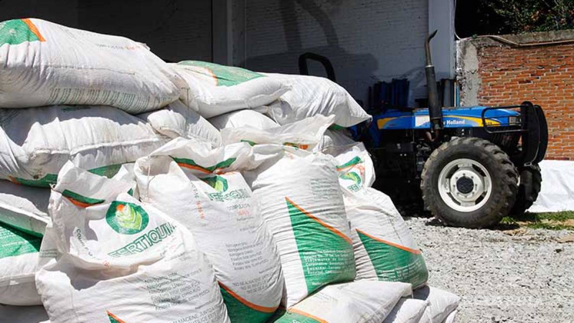 Incumple gobierno plazo para la entrega de fertilizante