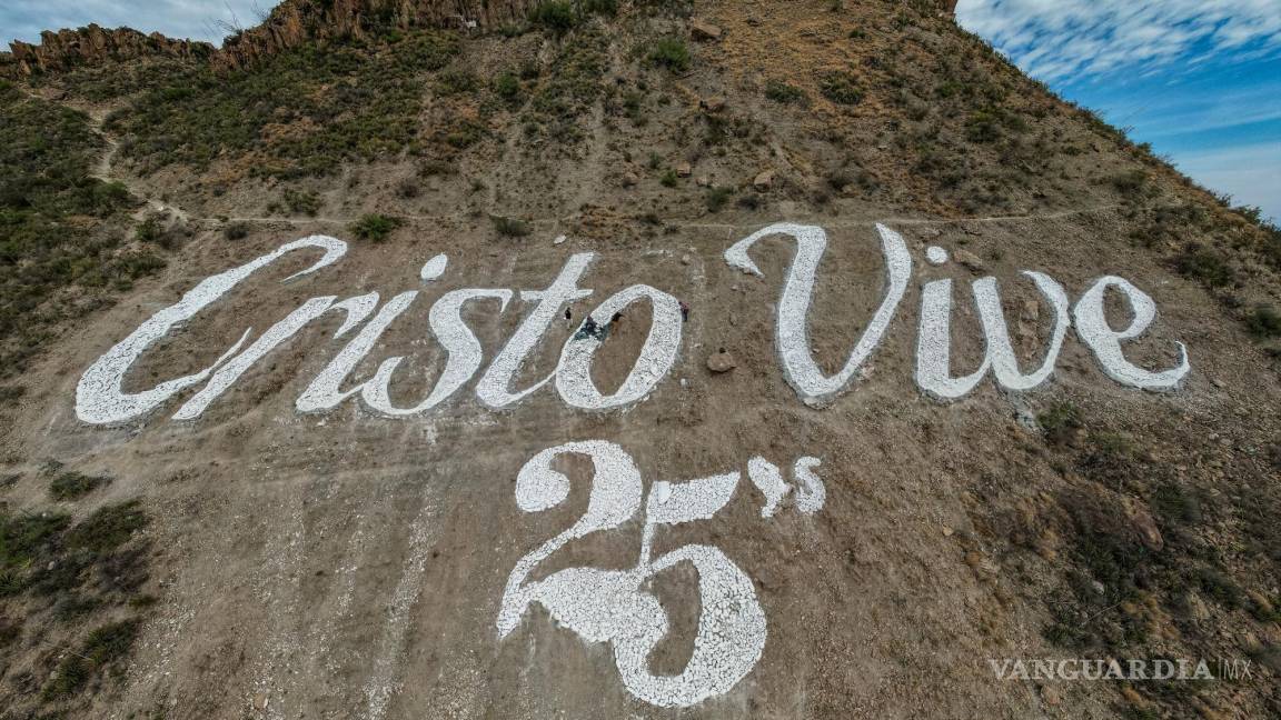Cristo Vive la ‘libra’; no recibirá multa por colocar el número 25 en Cerro del Pueblo de Saltillo