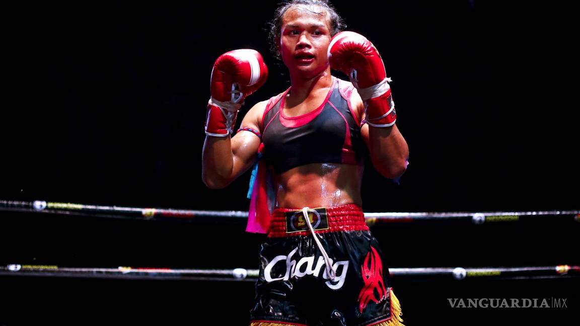 Nong Rose pelea sus batallas contra la discriminación en el cuadrilátero de Muay Thai