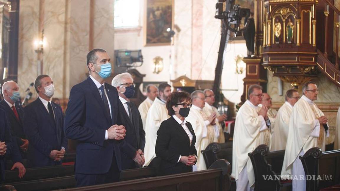 $!Así celebran el centenario del nacimiento de Juan Pablo II en tiempos del coronavirus (fotos)