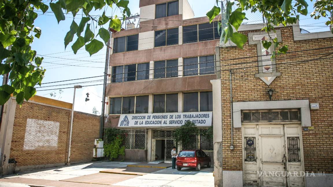 $!Dejan caer inmuebles de la Sección 38 del SNTE