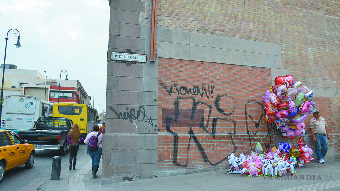 Culpan a estudiantes del graffiti en el centro de Saltillo