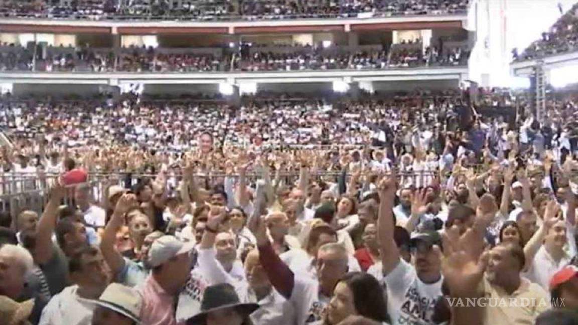 Protestan contra la reforma judicial en evento de AMLO, en Nayarit