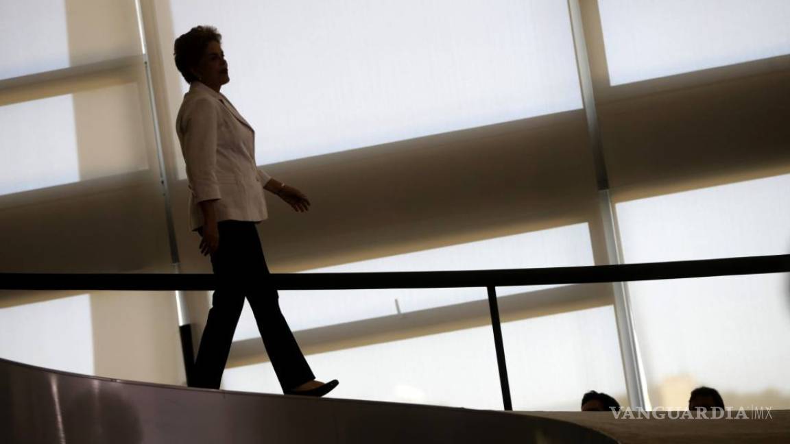 Fuga de aliados amenaza con volver irreversible la caída de Rousseff