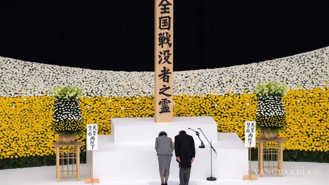El emperador de Japón Naruhito y Shinzo Abe piden &quot;no repetir&quot; los estragos de la II GM