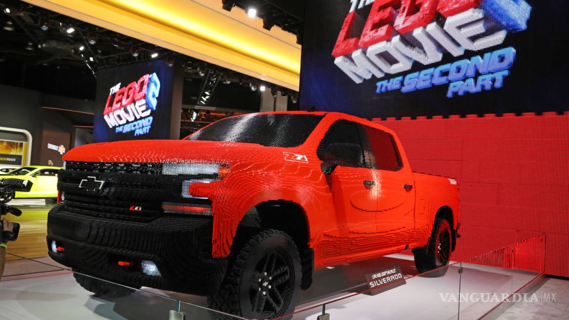 Presentan en el NAIAS 2019 una Silverado de tamaño real hecha con ¡piezas de Lego!