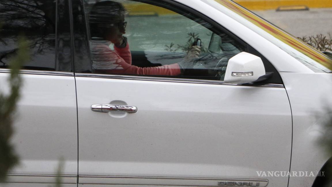 $!Saltillenses se aferran a uso del celular al manejar; multa cuesta 2 mil 418 pesos