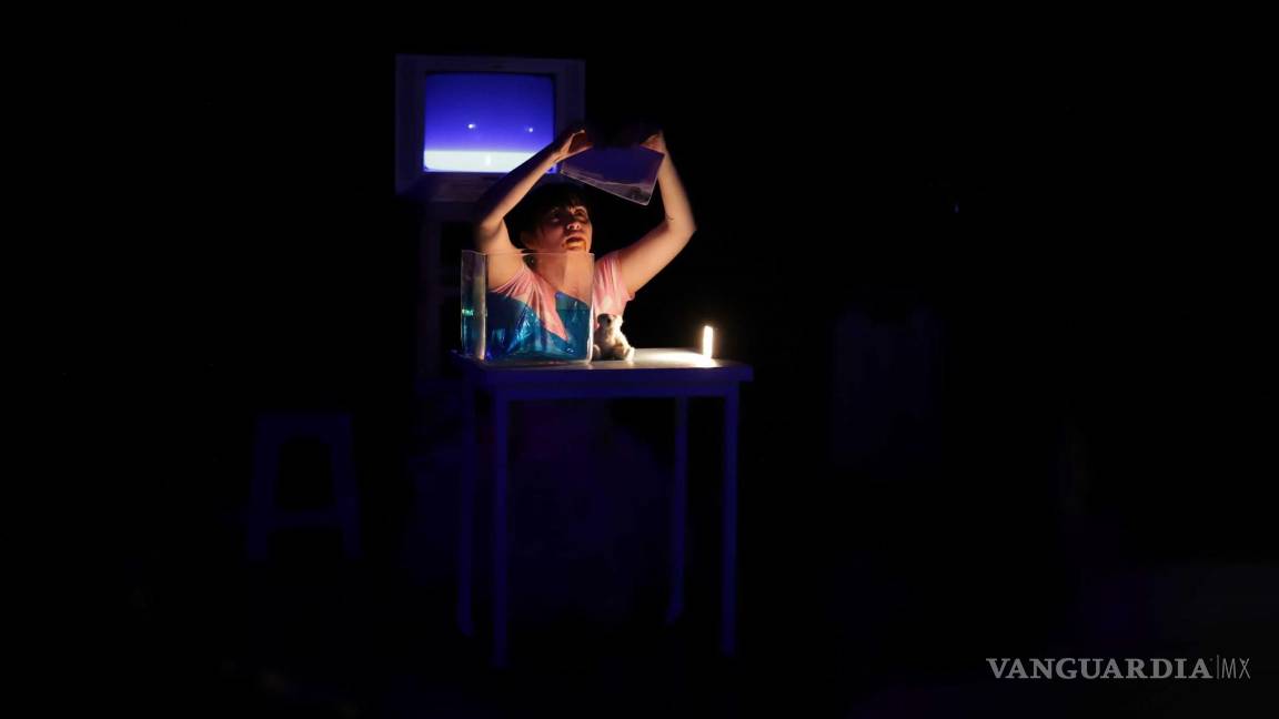 $!A nivel escénico la obra se mantiene en penumbras.