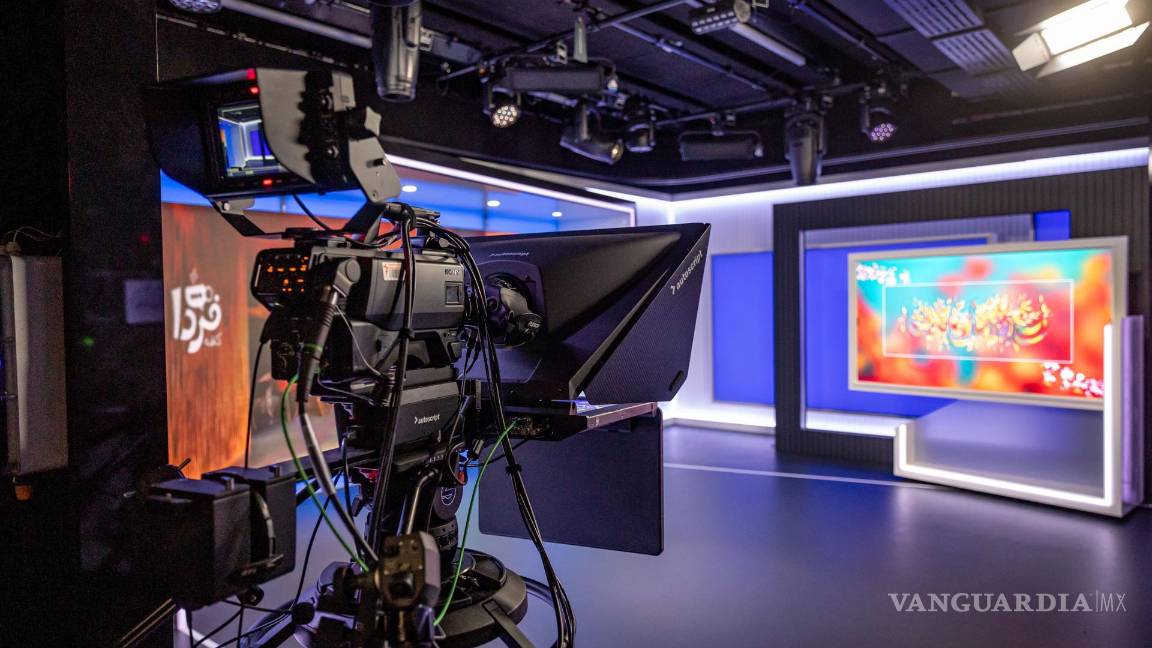 $!Vista de un estudio de Radio Free Europe/Radio Liberty en su sede en Praga, República Checa.