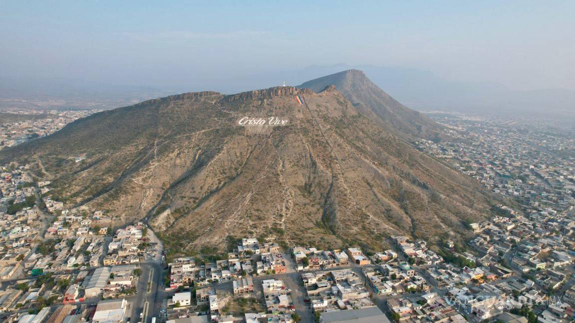 ‘Buscan provocar al pueblo cristiano’: Cristo Vive por bandera LGBTIQA+ en Cerro del Pueblo (video)