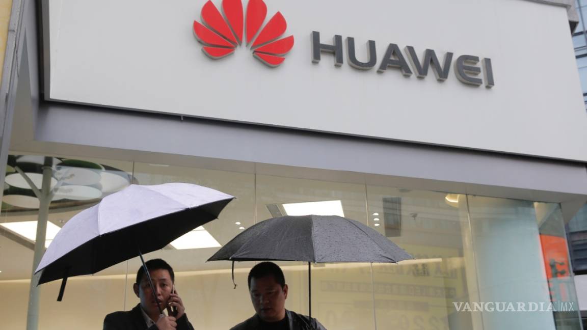 Expertos británicos en ciberseguridad advierten de riesgos por software de teléfonos de Huawei